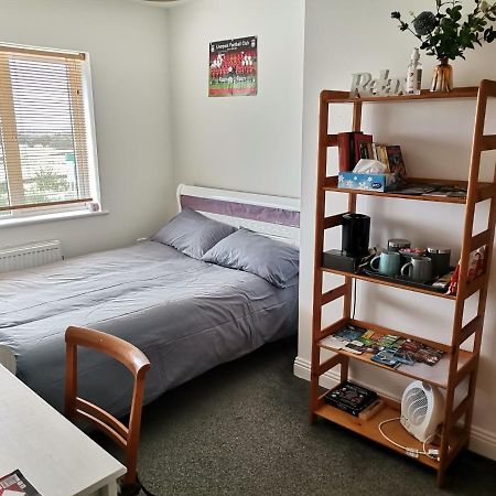 Bright And Cozy Room With Double Bed, Private Bathroom Not Ensuite, Breakfast To Go 더블린 외부 사진